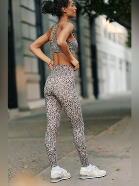 Varley Matching Workout Set in Aurora Feather